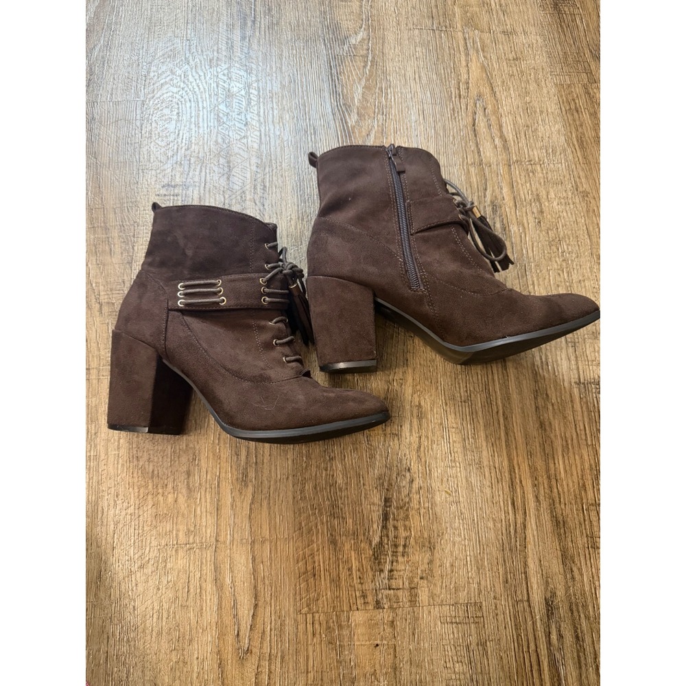 Love Culture Elvis Brown Faux Suede Lace Up Tassel Ankle Boots Size 7.5